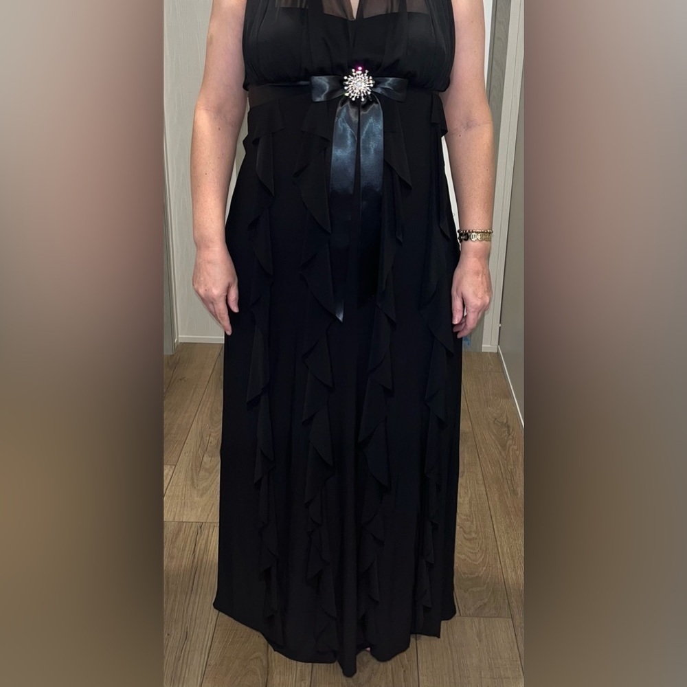 Betsy & Adam Tiered Ruffle Halter Dress Long Gown Size 10 - Picture 2 of 8